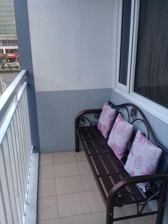 Staycation Dream Condotel Manila Exteriör bild